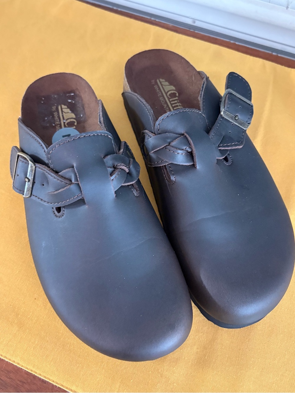 CLIFFS by WHITE MOUNTAIN 🏔️ Ladies 7 Brown Leather Bryson Mules